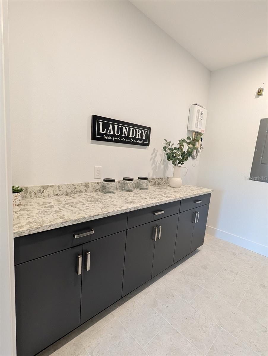 2110 Michele Drive. Sarasota, FL 34231