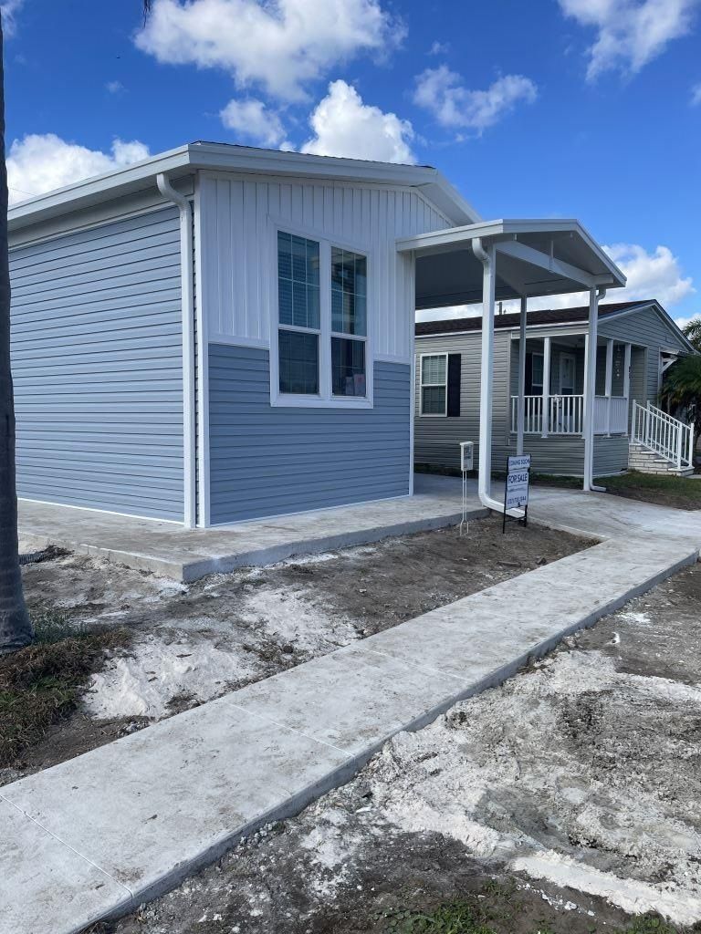 1415 Main Street 22. Dunedin, FL 34698