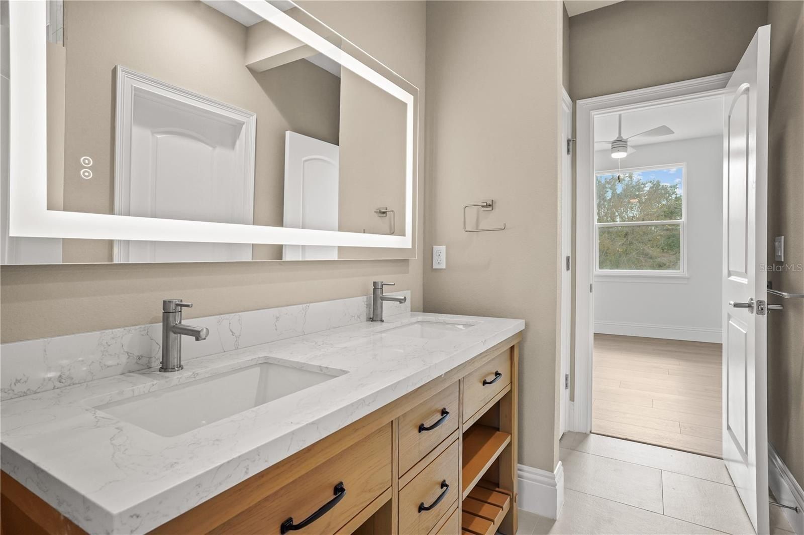 531 Sanctuary Golf Place. Apopka, FL 32712