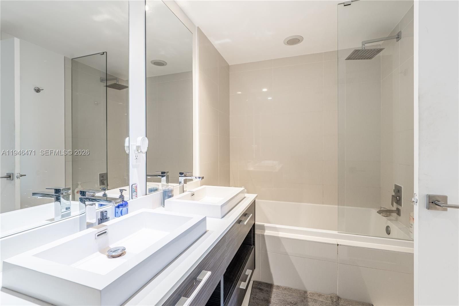 45 Sw 9Th St. Miami, FL 33130