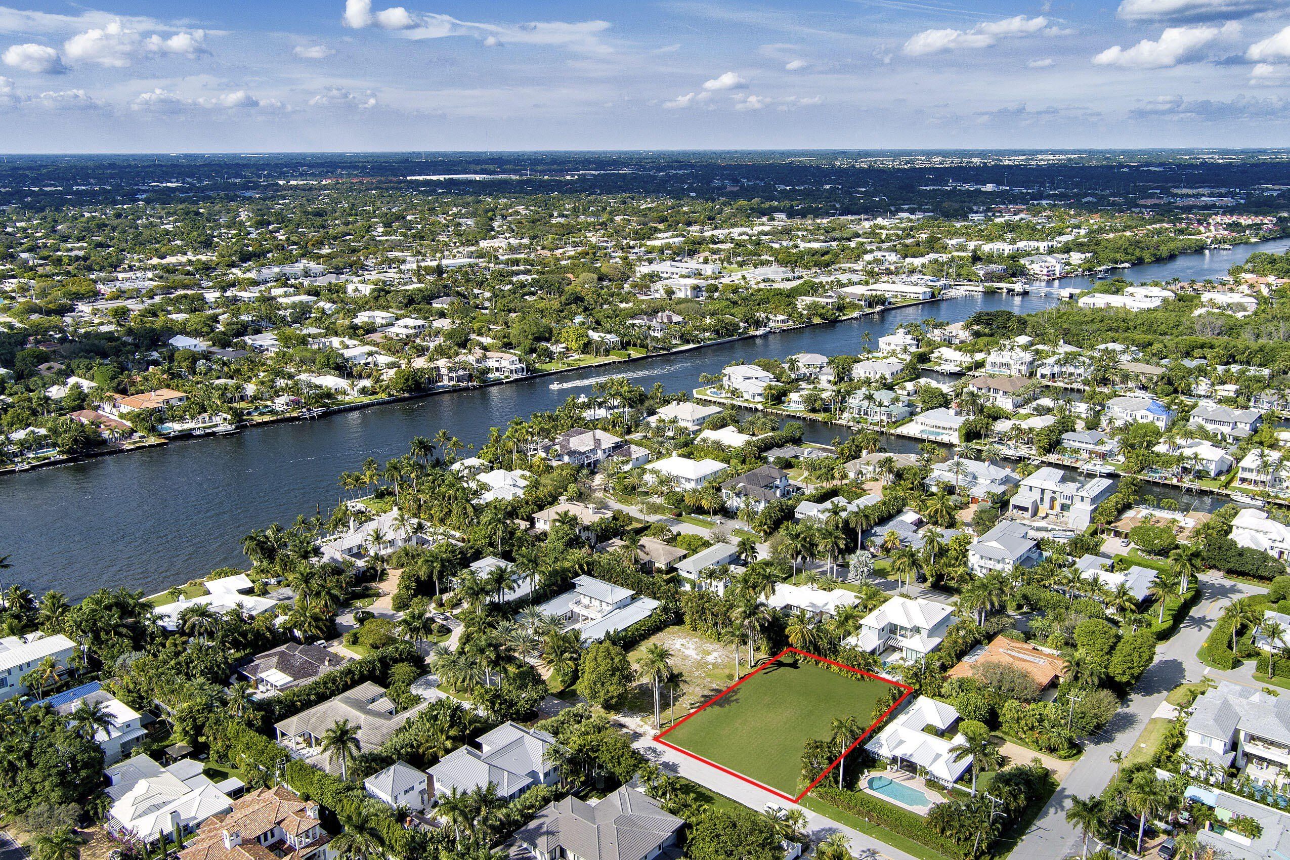 1125 Waterway Lane. Delray Beach, FL 33483