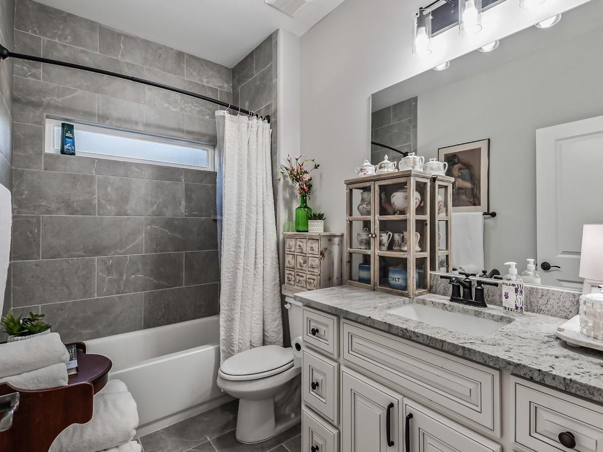 2 Cherry Avenue. Crawfordville, FL 32327