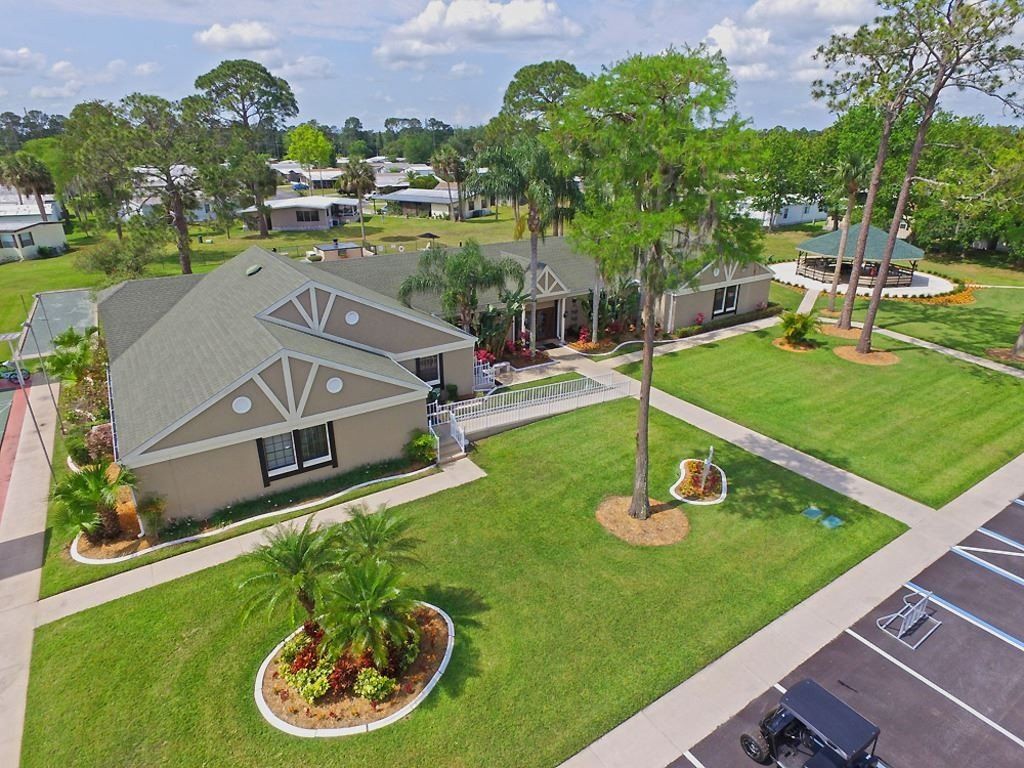 146 Berkely Circle. Port Orange, FL 32129