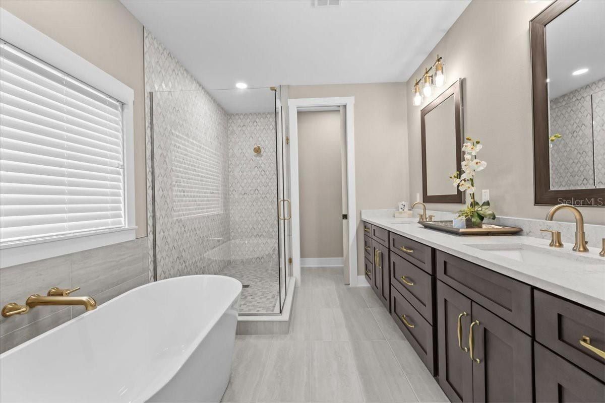 213 W Giddens Avenue. Tampa, FL 33603