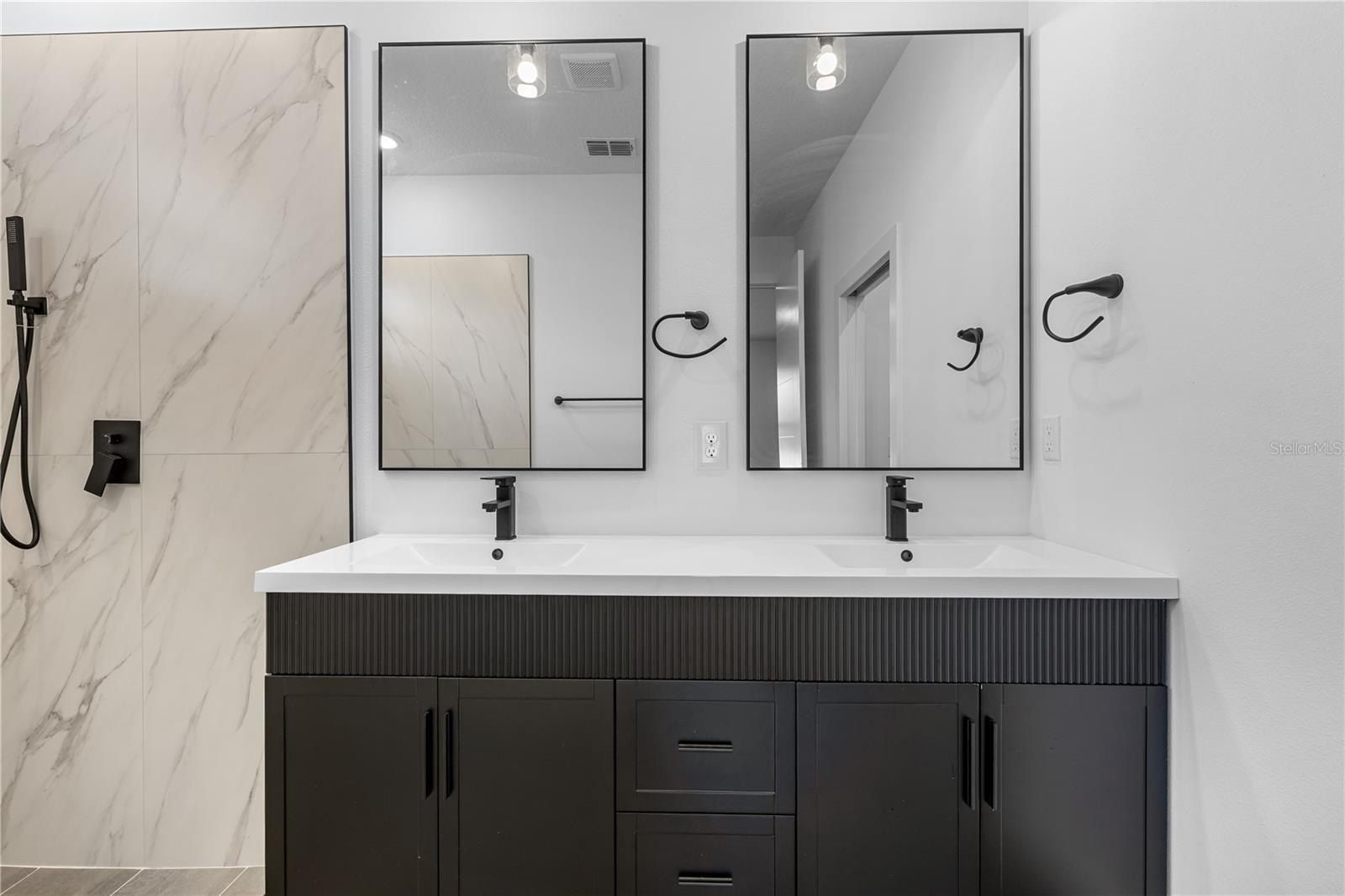 143 Barrington Avenue. Deland, FL 32724