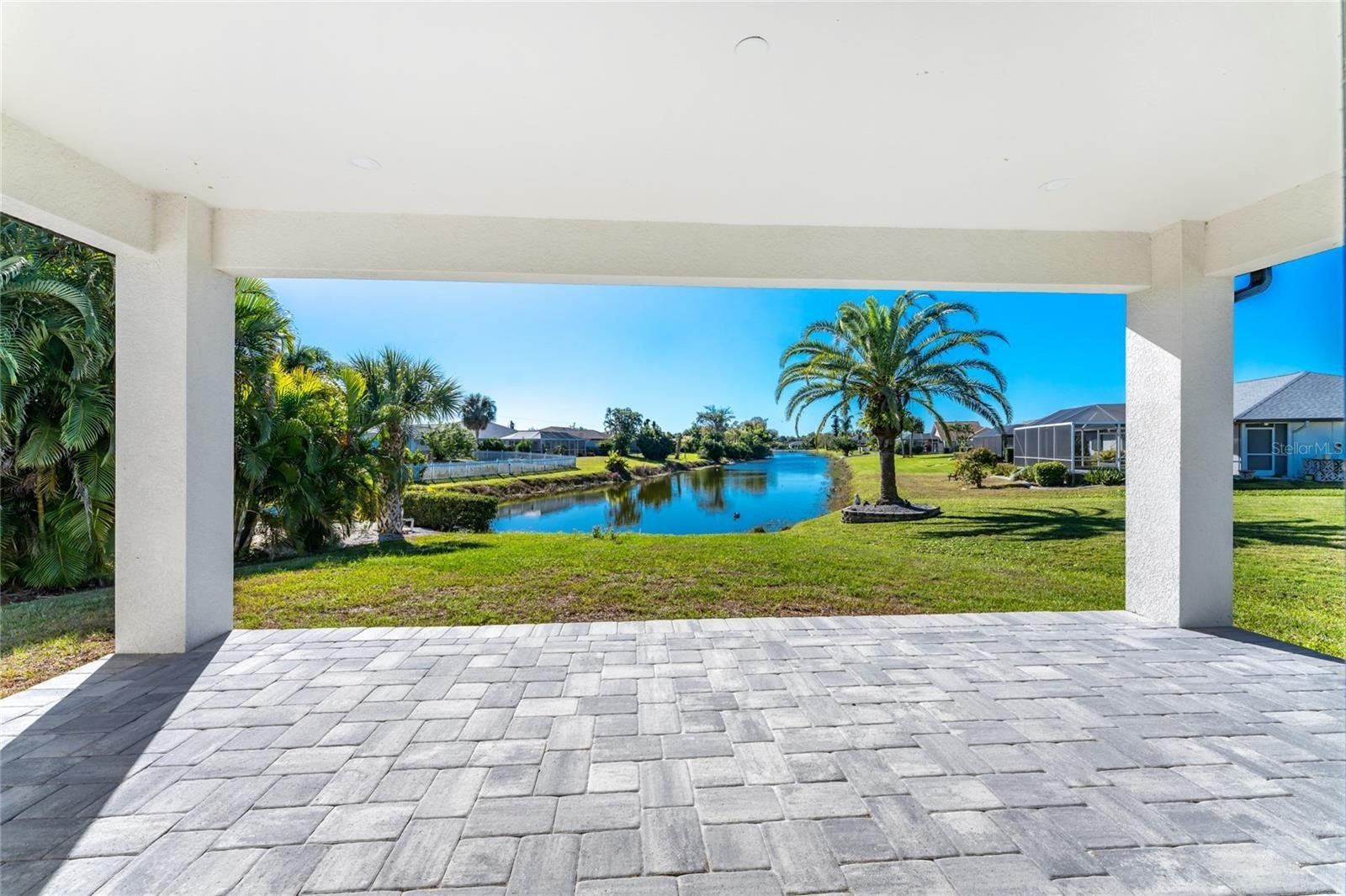 27 Bunker Court. Rotonda West, FL 33947