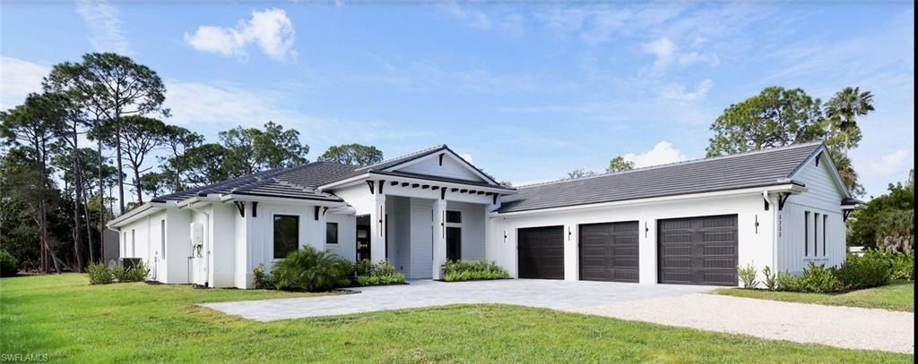 3233 64Th St Sw. Naples, FL 34105