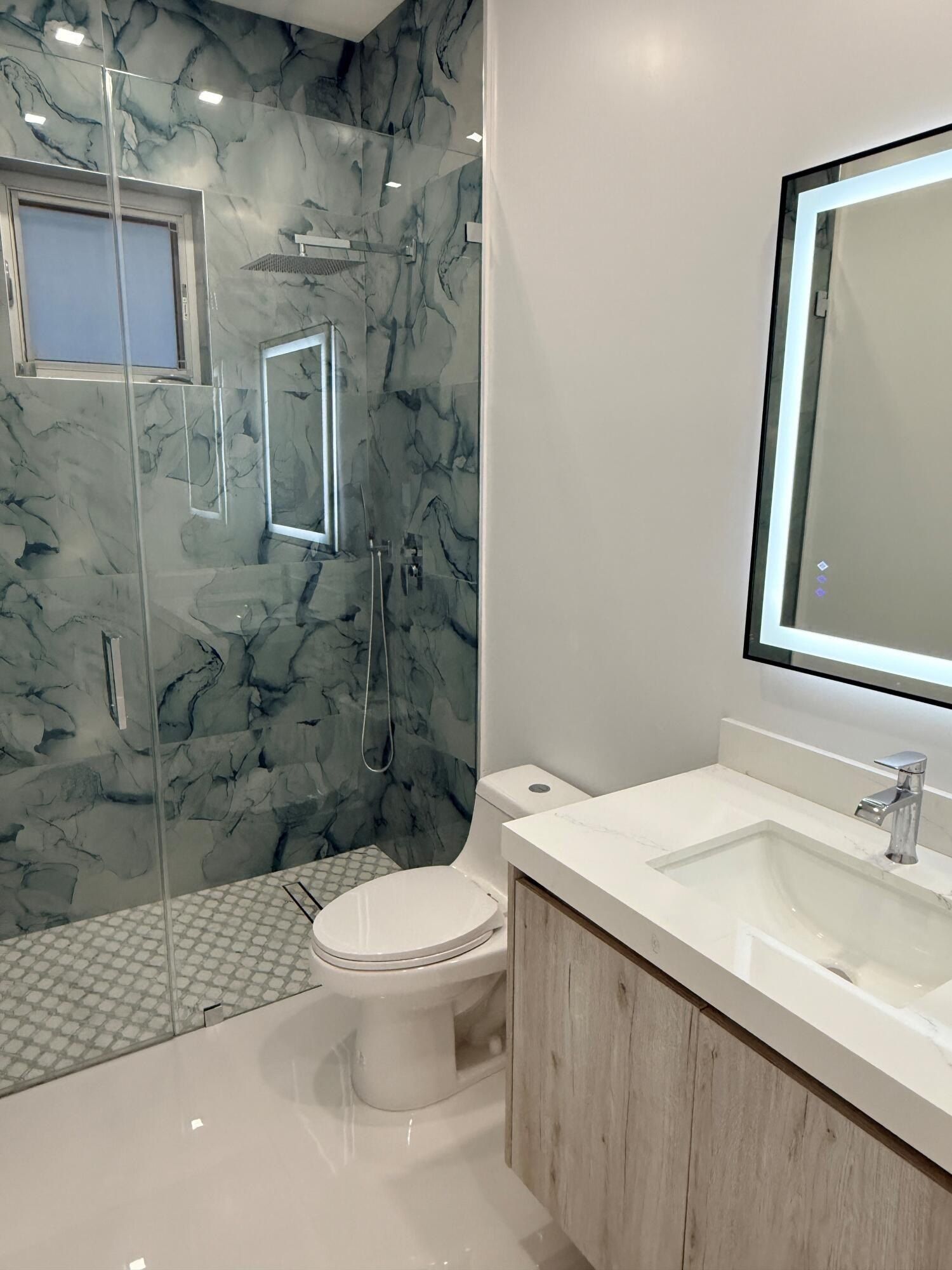 365 Buttonwood Shores Drive. Key Largo, FL 33037