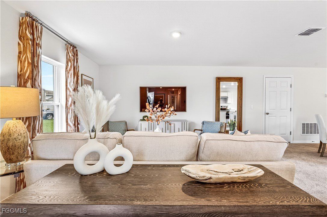 5003 Gunn Circle. Labelle, FL 33935