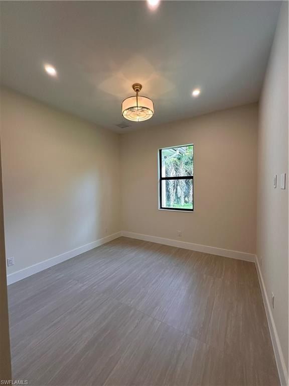 382 39Th Ave Ne. Naples, FL 34120