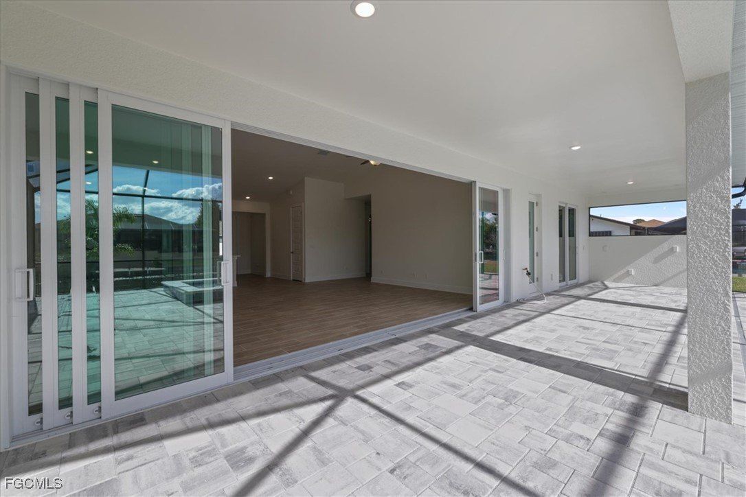 906 Sw 12Th Terrace. Cape Coral, FL 33991