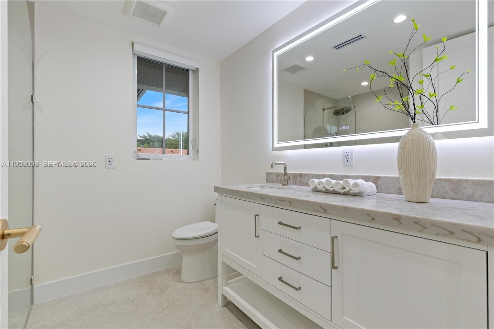 3495 Sw 3Rd Avenue. Miami, FL 33145