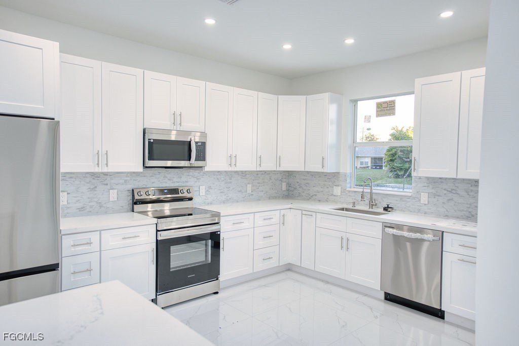 34 Se 23Rd Place. Cape Coral, FL 33990