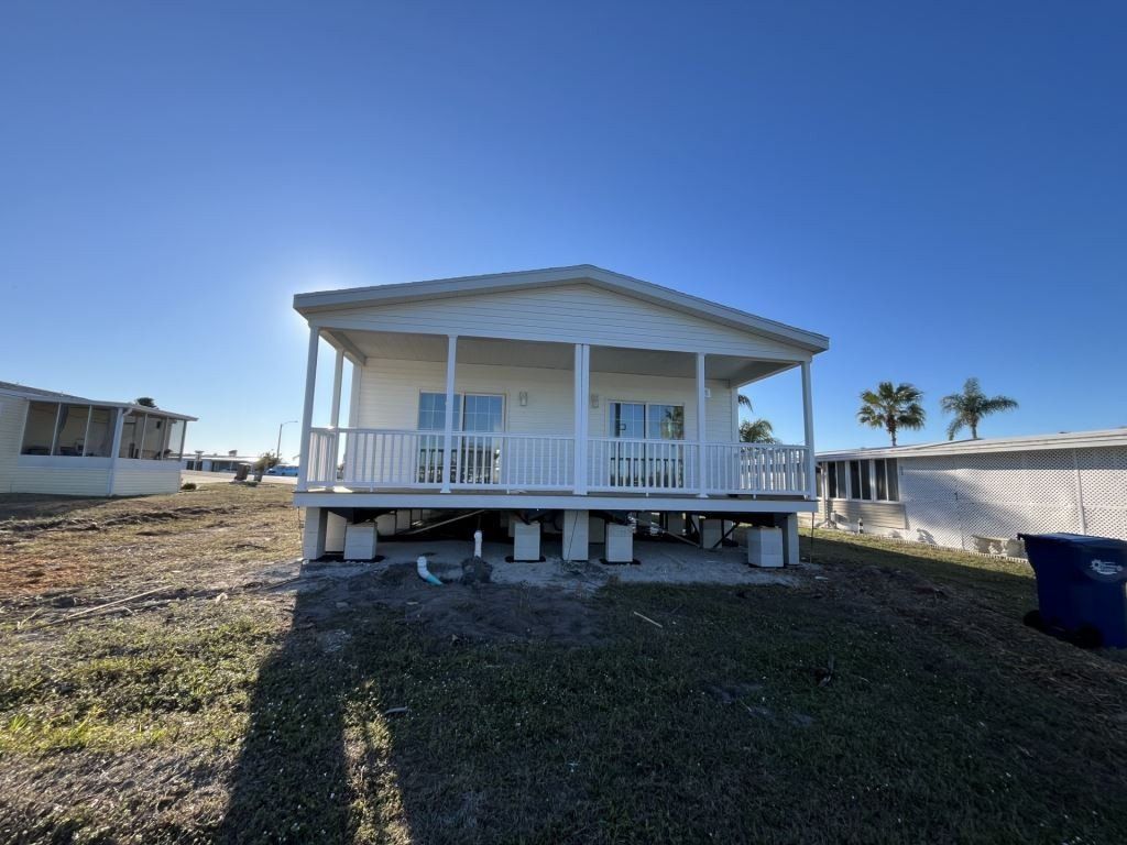 7608 Lakeshore Drive. Ellenton, FL 34222