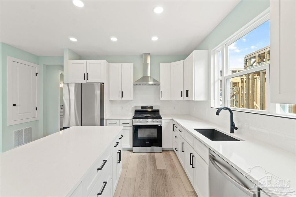 1180 W Intendencia St. Pensacola, FL 32502