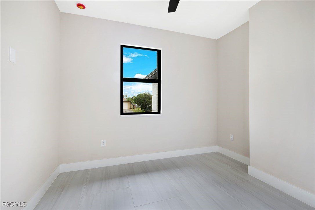 819 Sw 16Th Terrace. Cape Coral, FL 33991