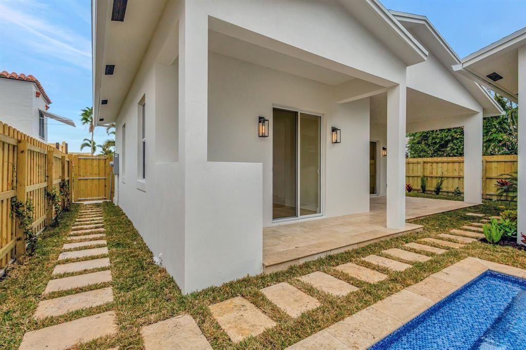 732 Flamingo Dr. West Palm Beach, FL 33401