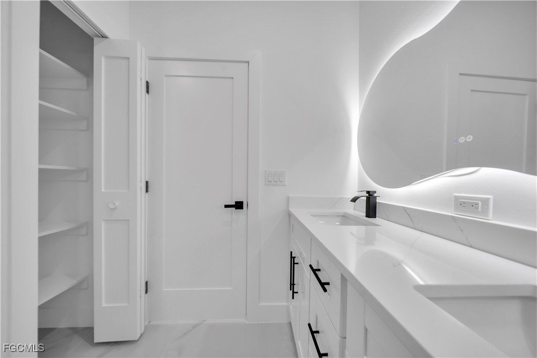 2023 Canton Avenue. Alva, FL 33920