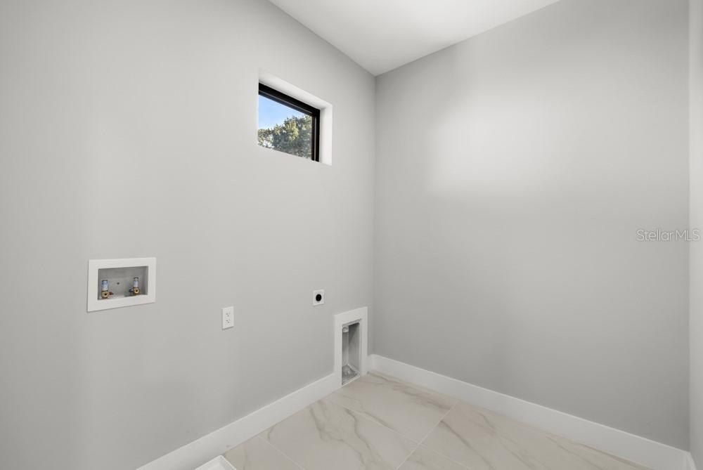 1812 E Kaley Avenue. Orlando, FL 32806