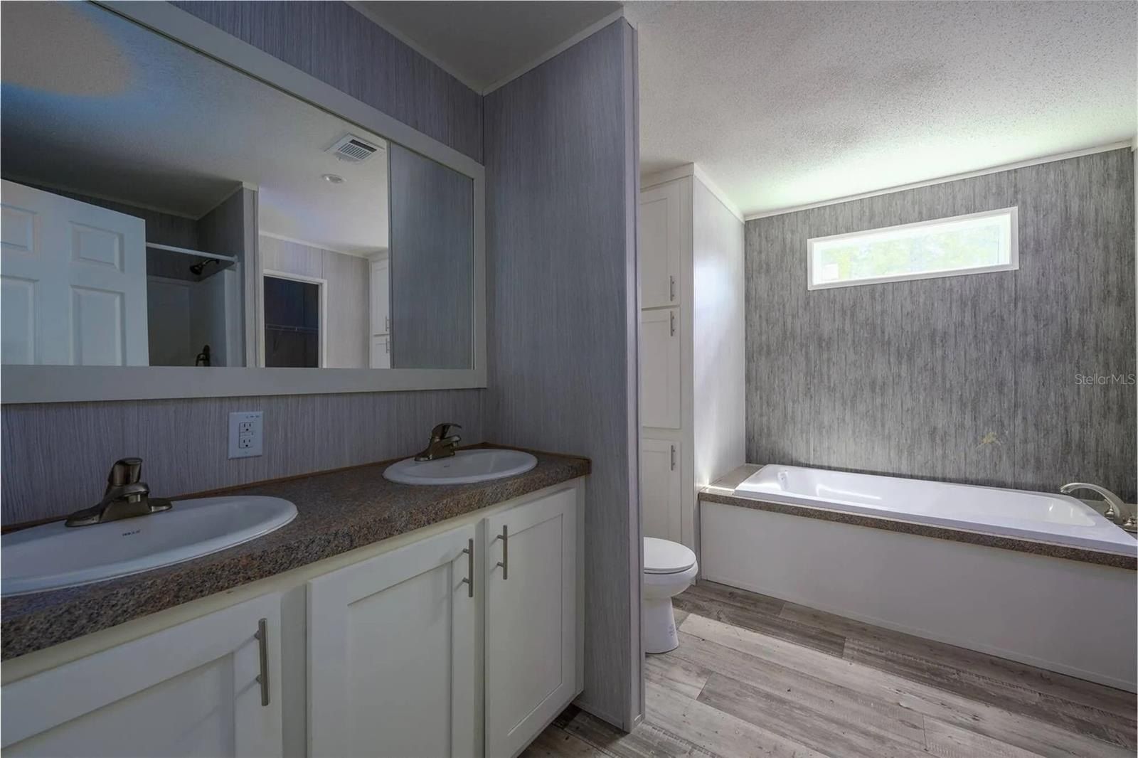 1041 Ne County Road 125. Lawtey, FL 32058