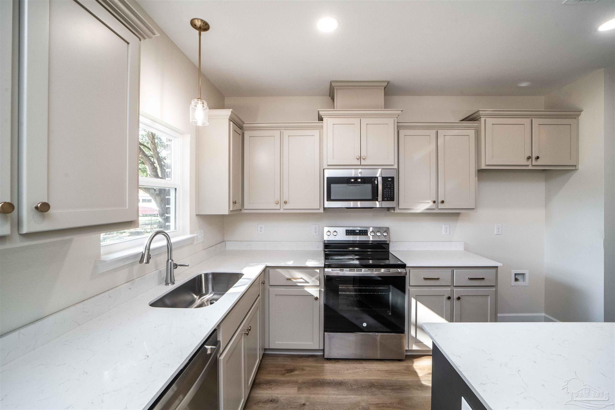 5597 Crestwood Dr. Milton, FL 32583