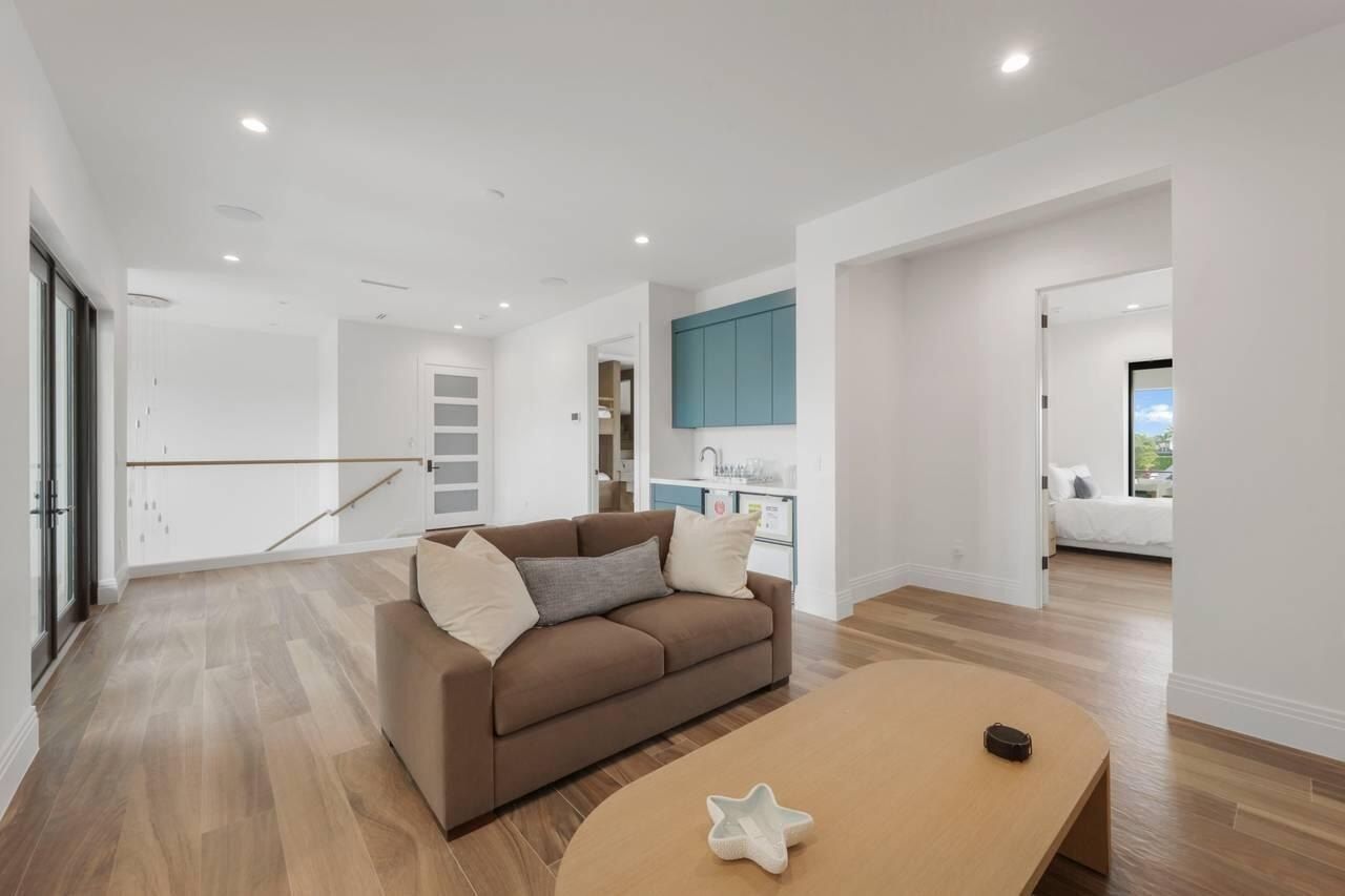 661 Amber Drive. Marco Island, FL 34145