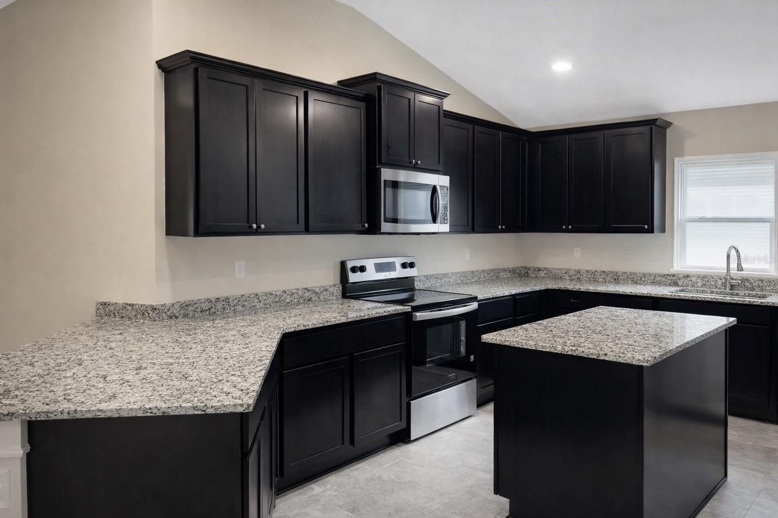 7541 Bent Tree Loop. Saint Cloud, FL 34773