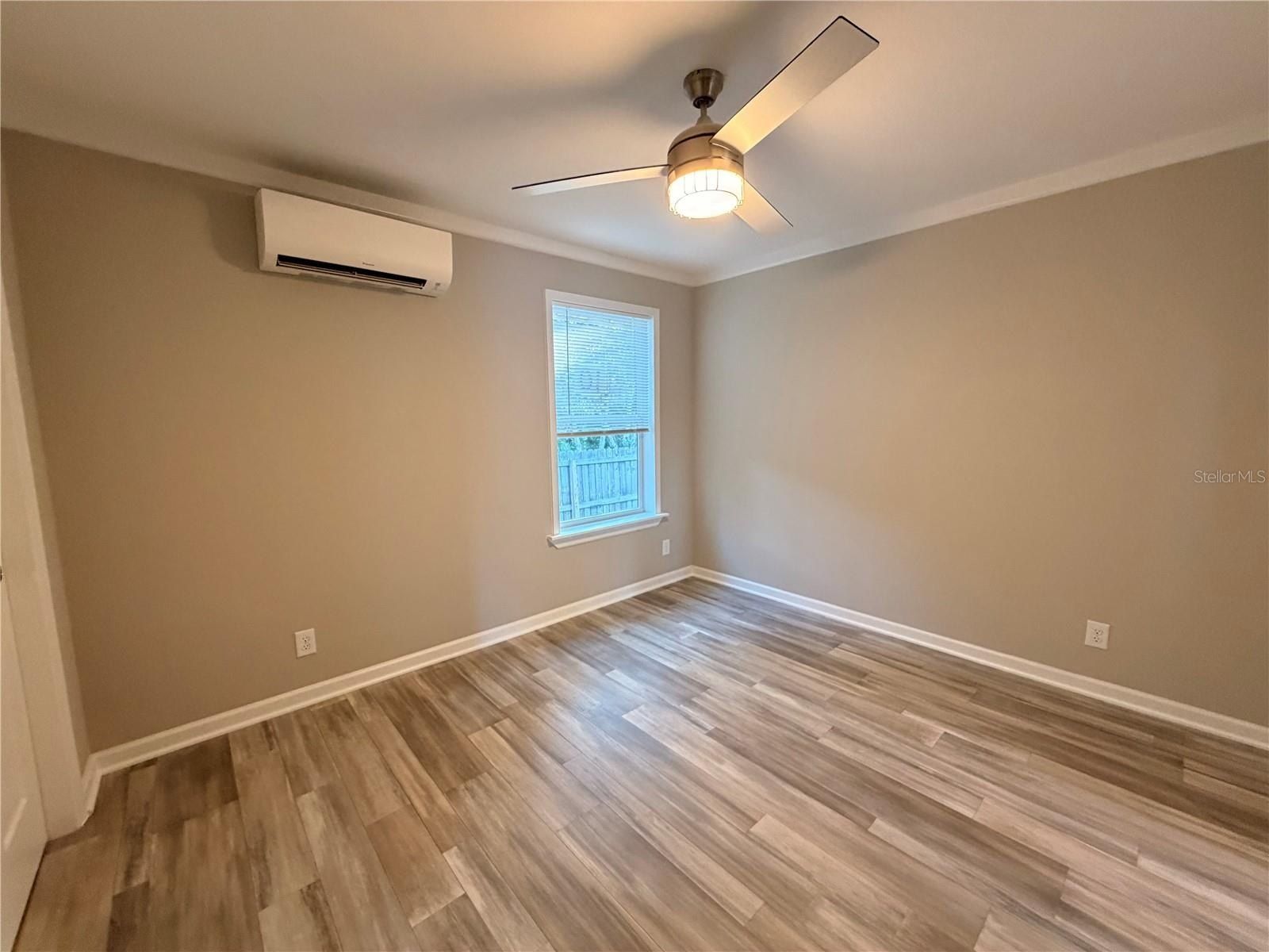 Maxwell Street. Astor, FL 32102