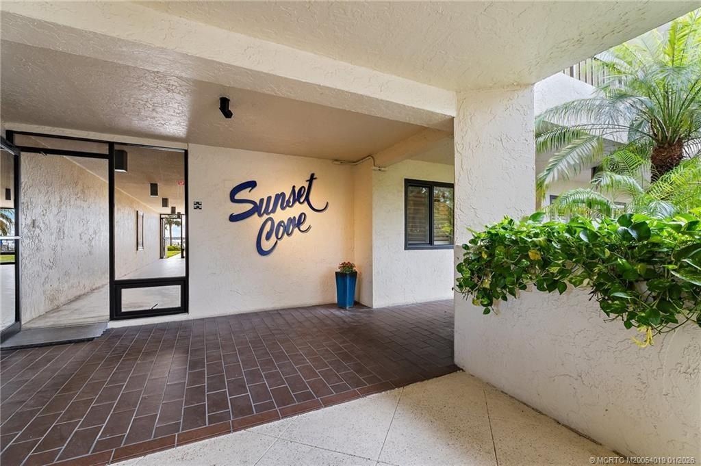 625 Nw North River Drive Unit 206. Stuart, FL 34994