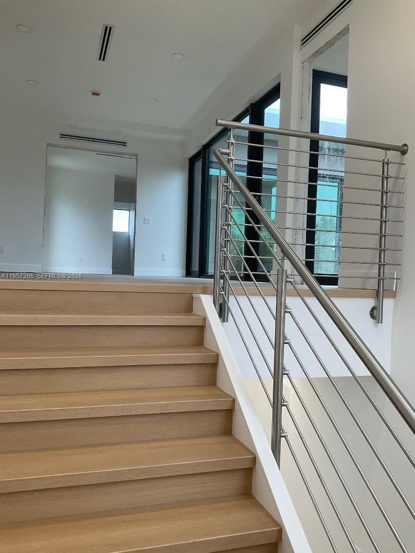 1700 Ne 18Th St. Fort Lauderdale, FL 33305