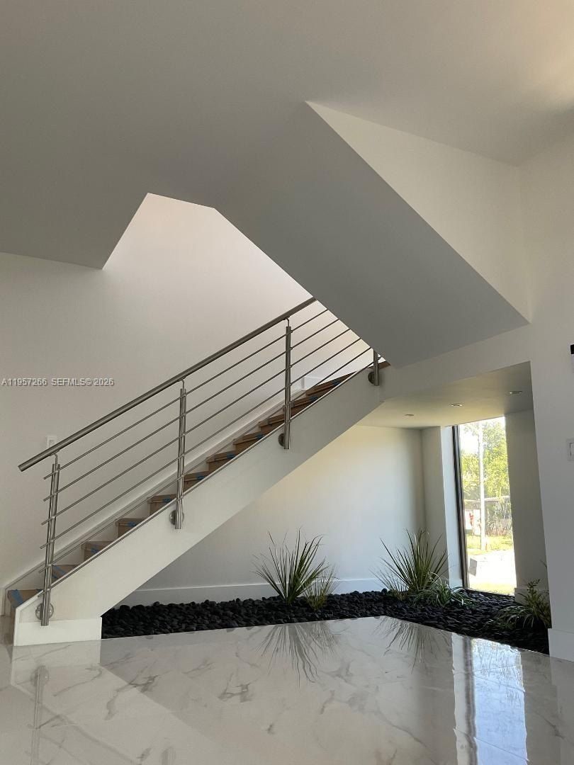 1700 Ne 18Th St. Fort Lauderdale, FL 33305