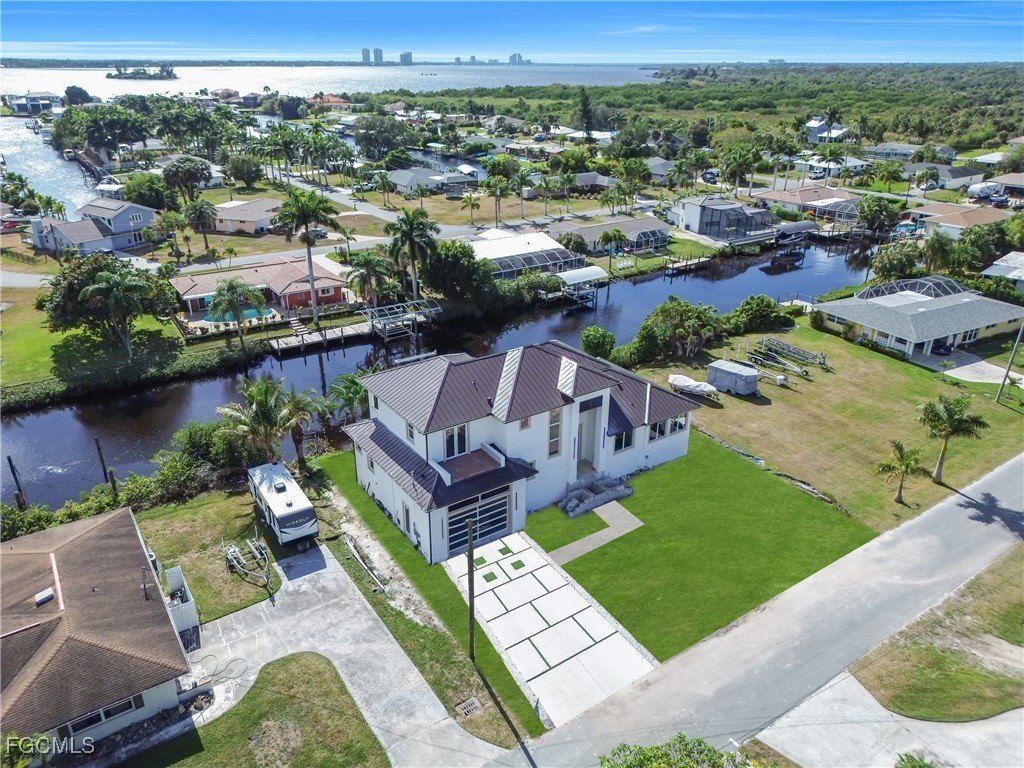 1732 Cascade Way. Fort Myers, FL 33901