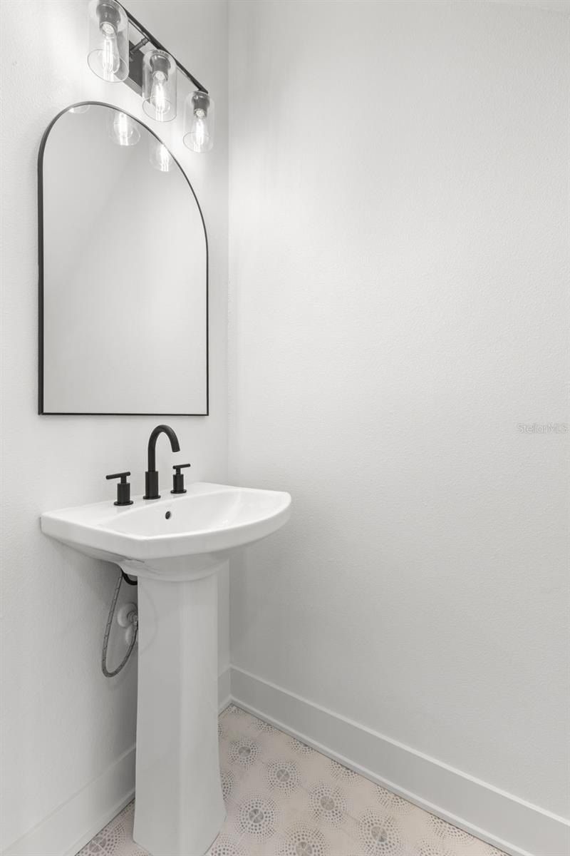 2525 13Th Avenue N. St Petersburg, FL 33713