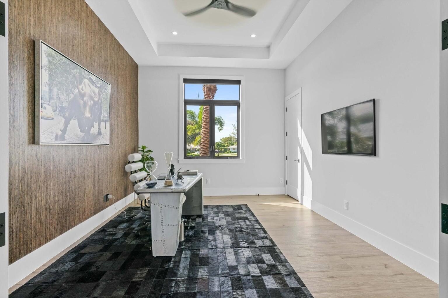 712 Lakeside Circle. North Palm Beach, FL 33408