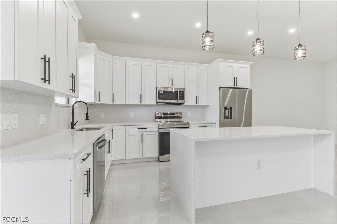 373375 Lillon Avenue S. Lehigh Acres, FL 33974