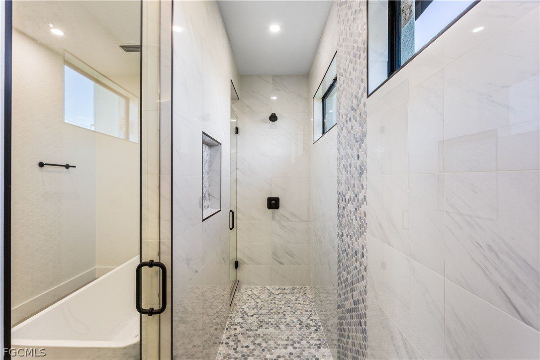 Ne Th Place. Cape Coral, FL 33909