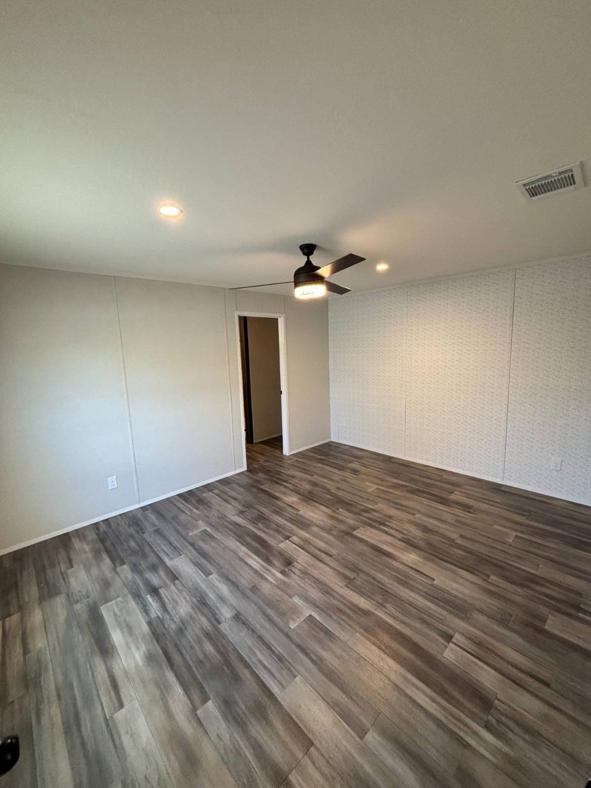 6121 Collins Rd. Jacksonville, FL 32244