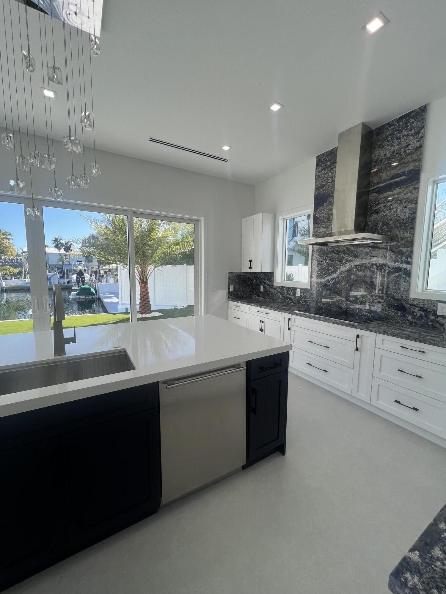 259 St Thomas Avenue. Key Largo, FL 33037