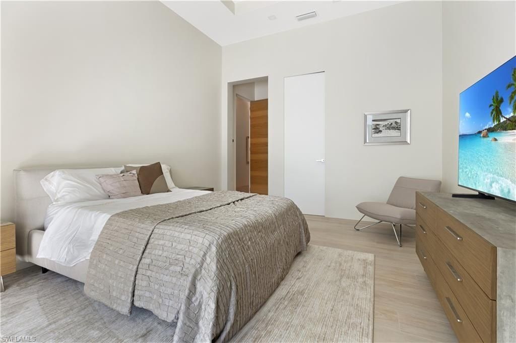 2485 Crayton Rd. Naples, FL 34103