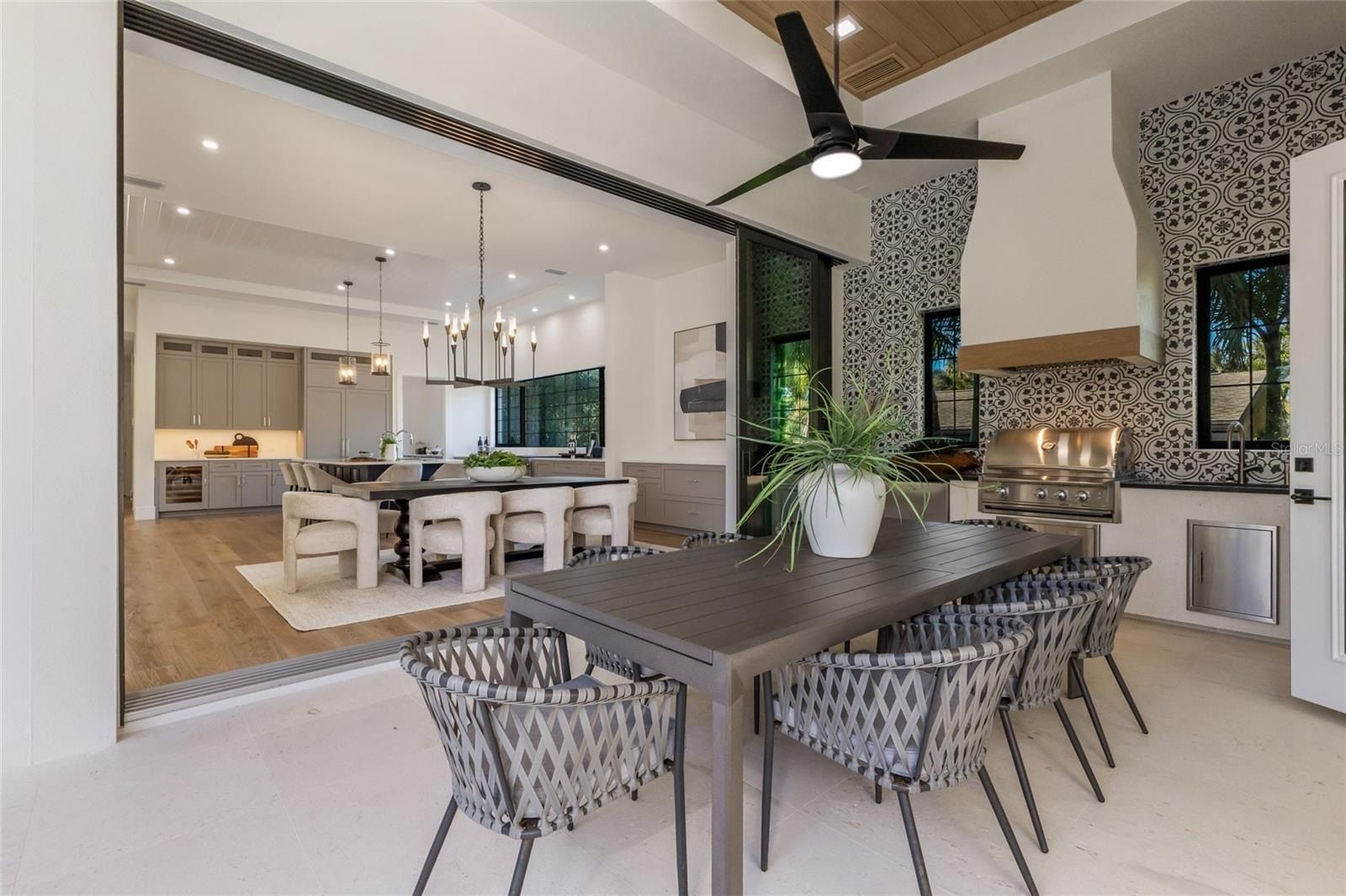 329 Bird Key Drive. Sarasota, FL 34236