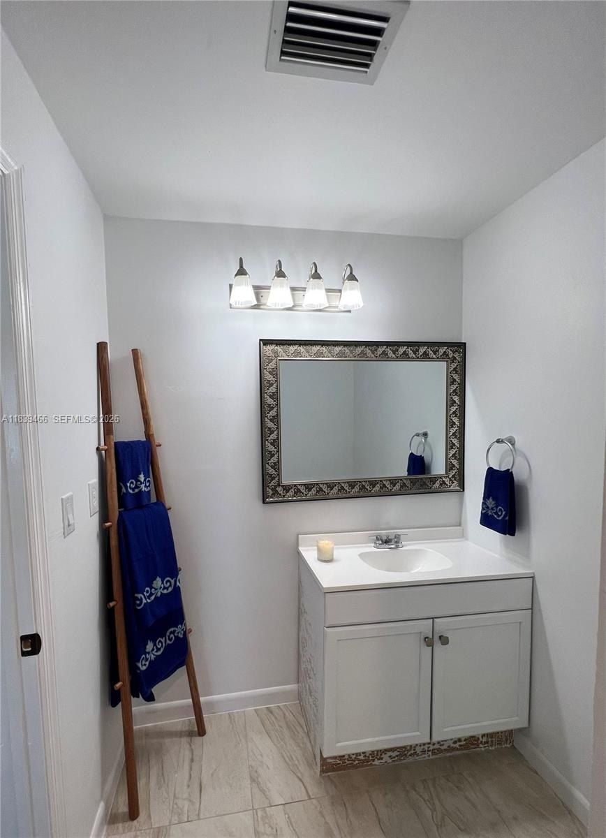 5803 Arthur St. Hollywood, FL 33021