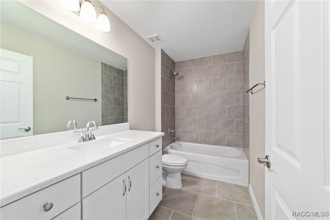 1482 W Manchester Drive. Citrus Springs, FL 34434