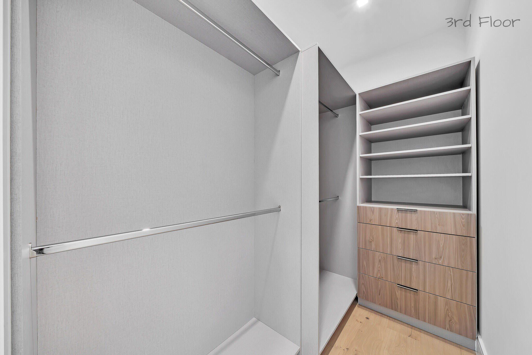 16 Seaside Avenue. Key Largo, FL 33037