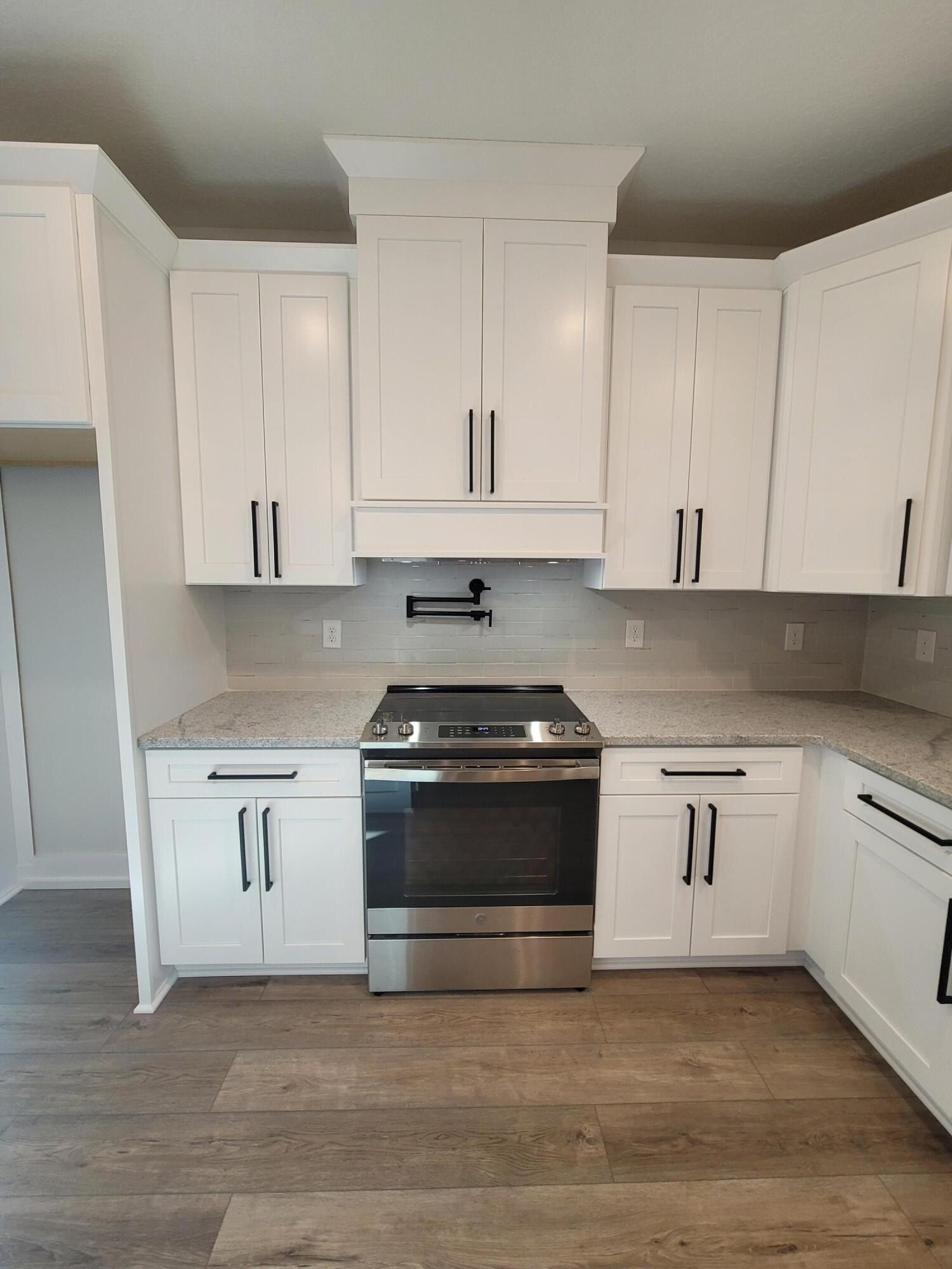 2374 Salamanca Street. Navarre, FL 32566