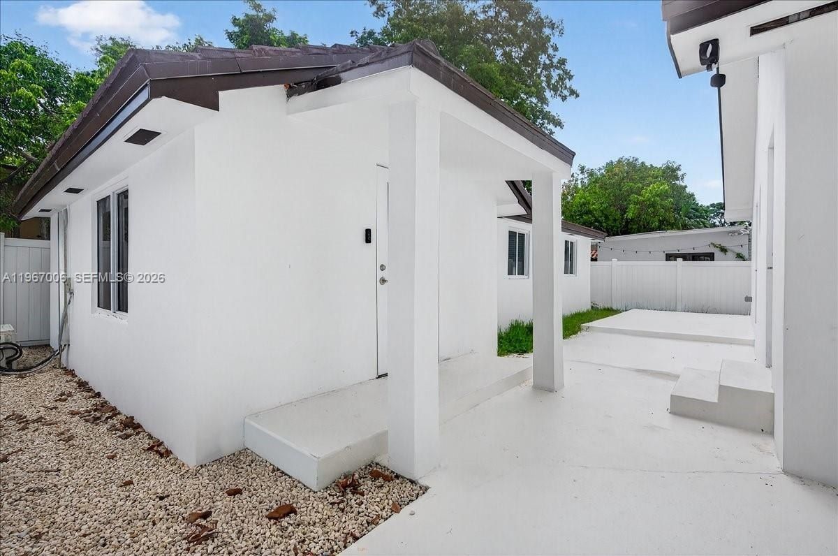 3389 Nw 14Th Ave. Miami, FL 33142