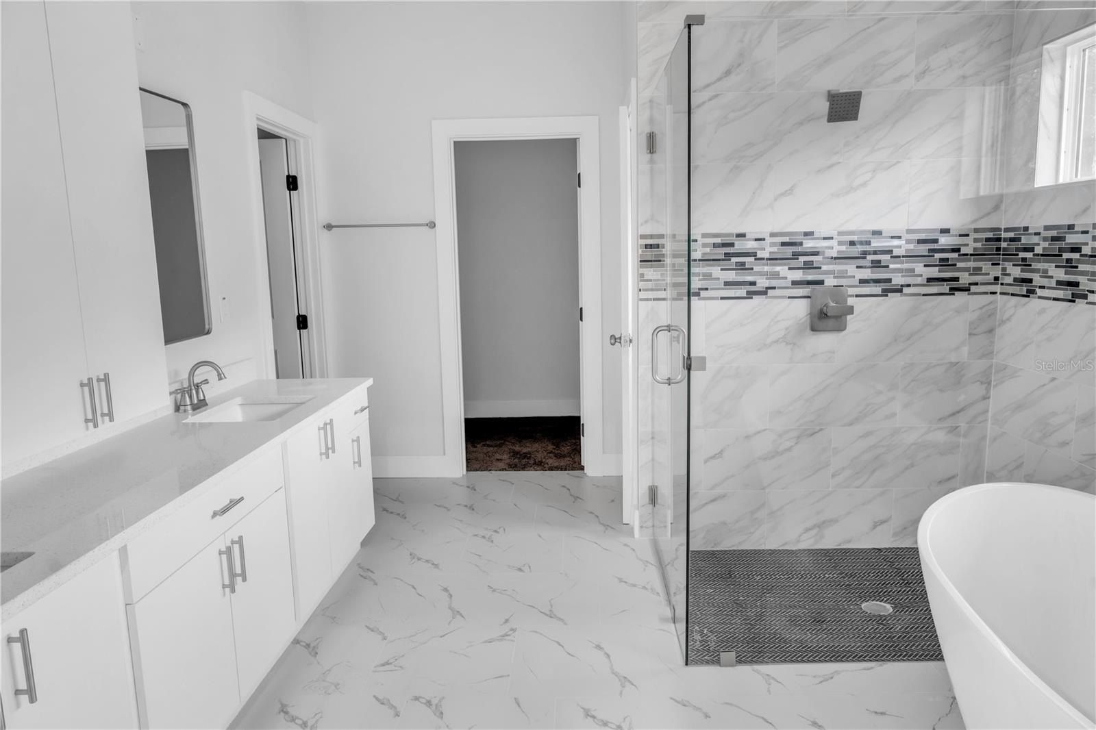 5530 Bell. Zephyrhills, FL 33540