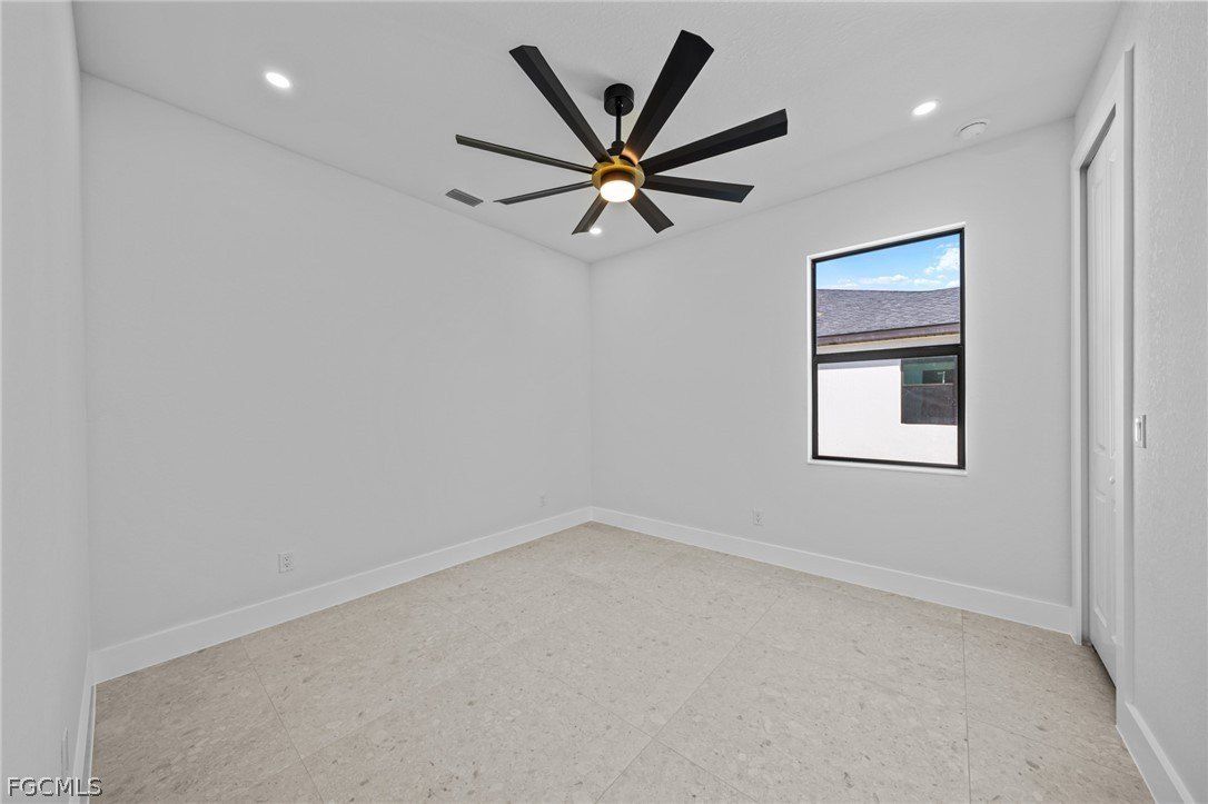 325 Ne 15Th Terrace. Cape Coral, FL 33909