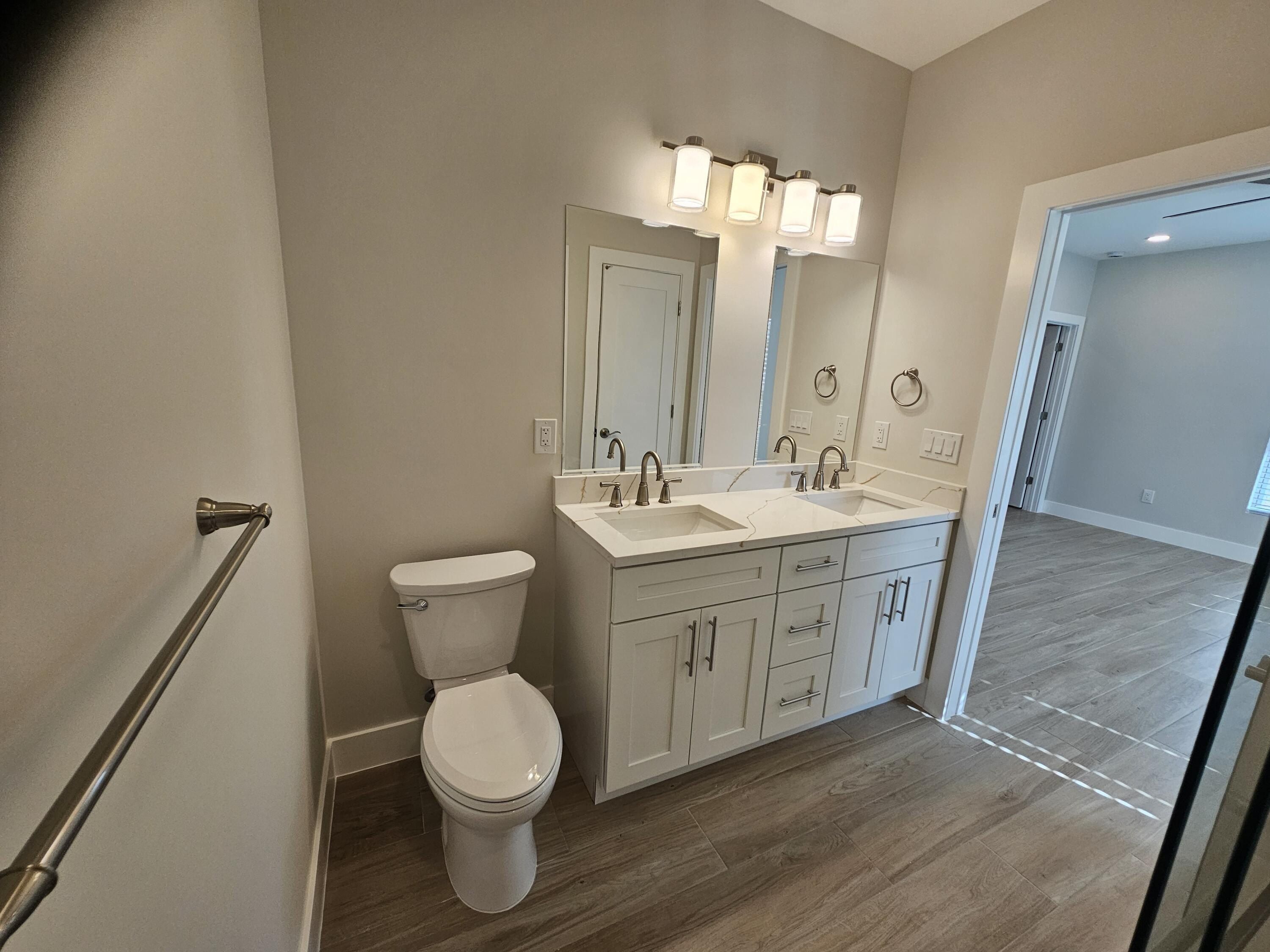 3868 Se Grant Street. Stuart, FL 34997