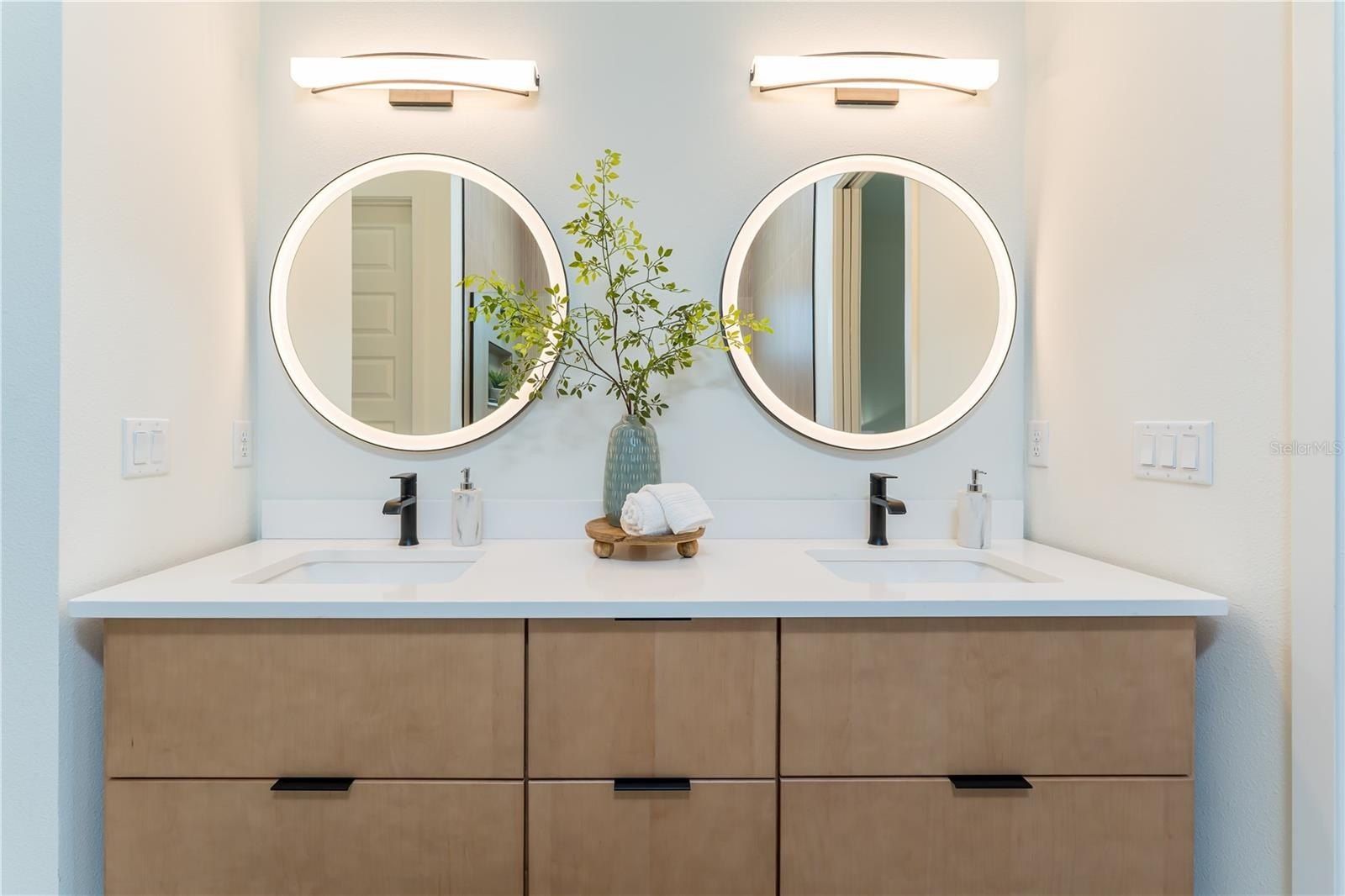 901 Eagle Lane. Apollo Beach, FL 33572