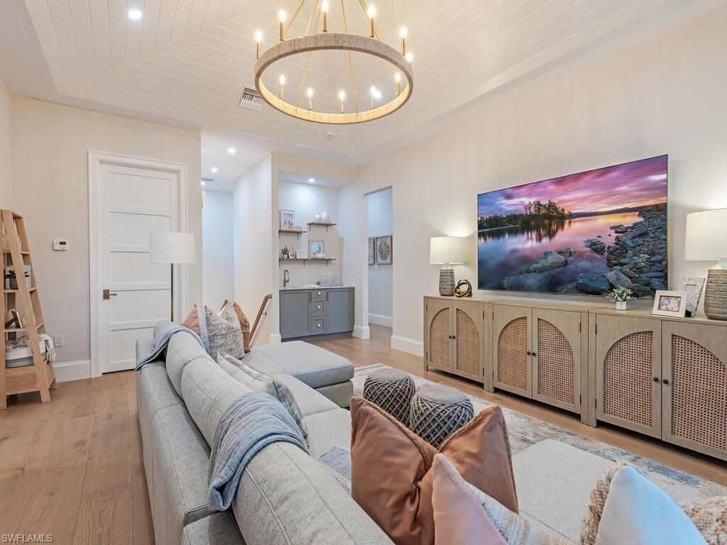 448 Devils Ln. Naples, FL 34103